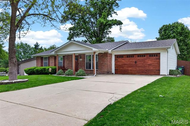 3118 Woodbridge Drive, St Charles, MO 63303