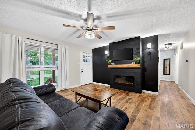 3118 Woodbridge Drive, St Charles, MO 63303