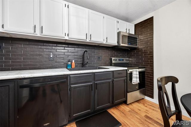 3118 Woodbridge Drive, St Charles, MO 63303
