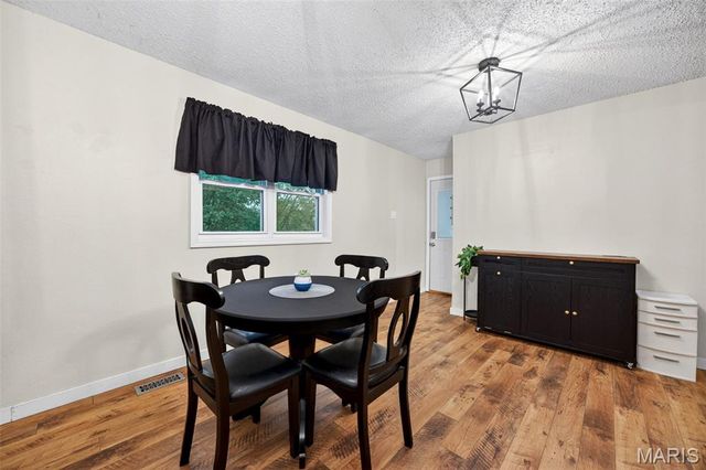 3118 Woodbridge Drive, St Charles, MO 63303