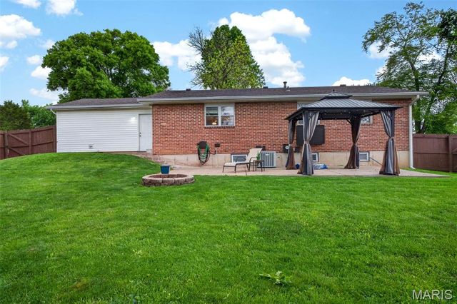 3118 Woodbridge Drive, St Charles, MO 63303