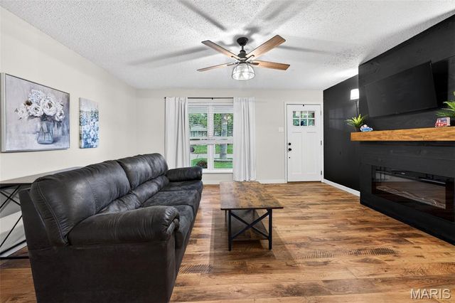 3118 Woodbridge Drive, St Charles, MO 63303