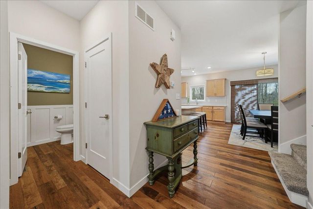 1040 Preserve Lane, Chesterton, IN 46304