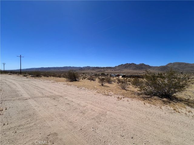 62756 Petunia Dr, Joshua Tree, CA 92252