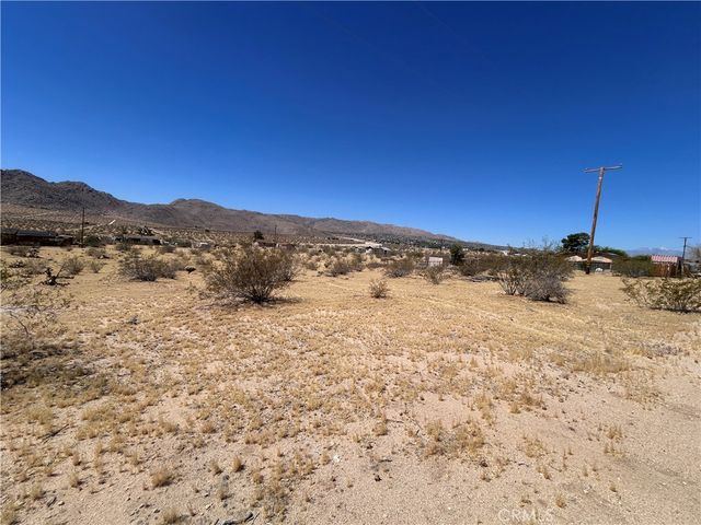 62756 Petunia Dr, Joshua Tree, CA 92252