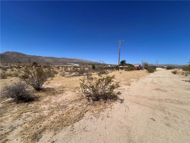 62756 Petunia Dr, Joshua Tree, CA 92252