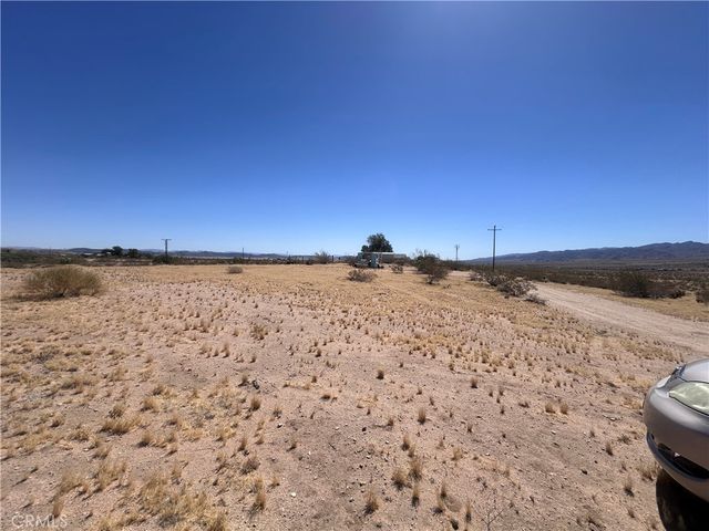 62756 Petunia Dr, Joshua Tree, CA 92252