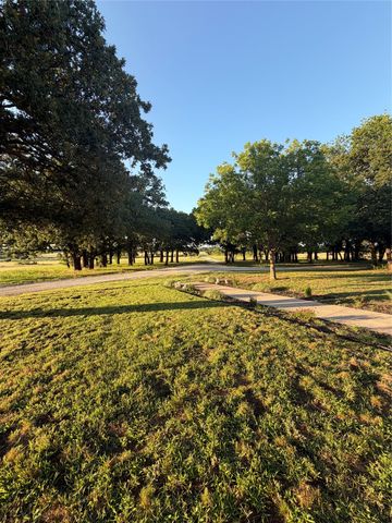 1306 Mcdaniel Street, Callisburg, TX 76240