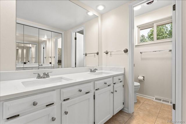 6689 E Heritage Pl N, Englewood, CO 80111