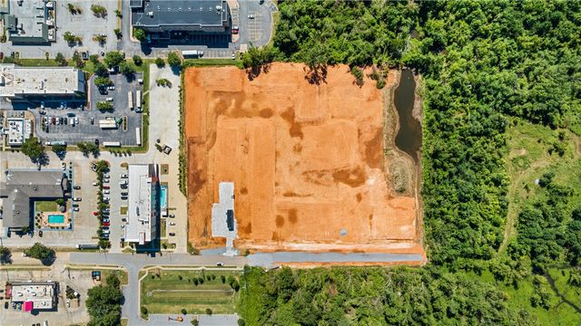 3339 MP Parkway 202, Bentonville, AR 72712