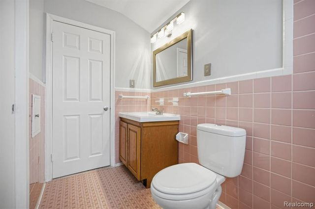 24749 Panama Avenue, Warren, MI 48091