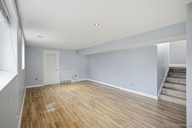 24749 Panama Avenue, Warren, MI 48091