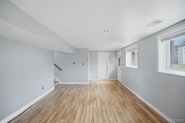 24749 Panama Avenue, Warren, MI 48091