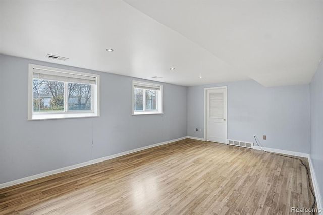 24749 Panama Avenue, Warren, MI 48091