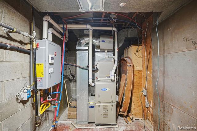 24749 Panama Avenue, Warren, MI 48091