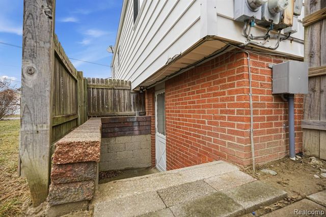 24749 Panama Avenue, Warren, MI 48091