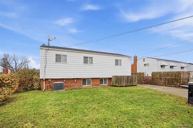 24749 Panama Avenue, Warren, MI 48091