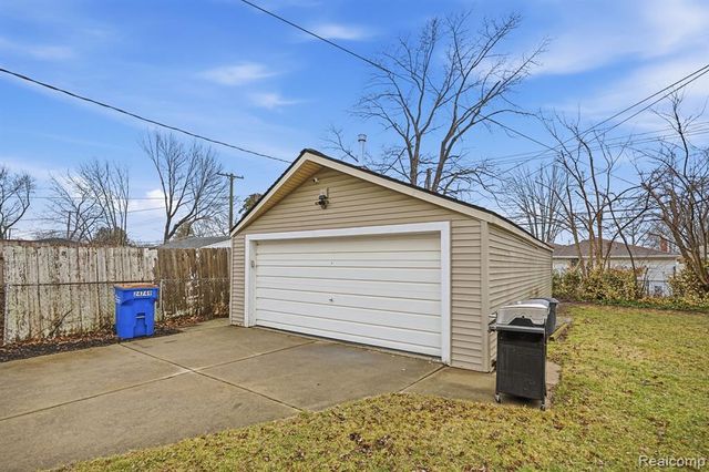 24749 Panama Avenue, Warren, MI 48091