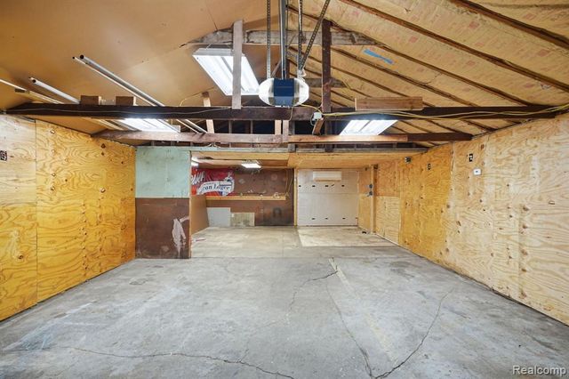 24749 Panama Avenue, Warren, MI 48091