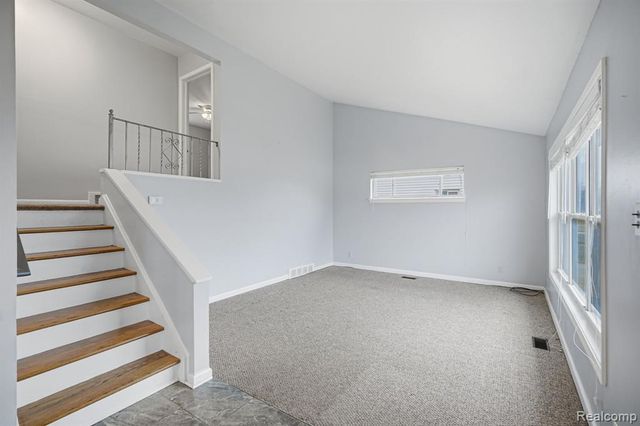 24749 Panama Avenue, Warren, MI 48091