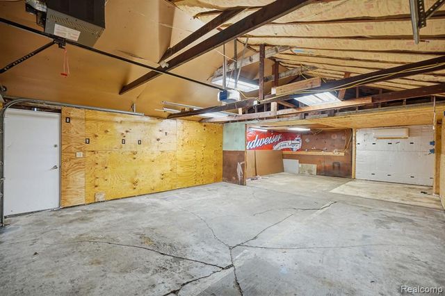 24749 Panama Avenue, Warren, MI 48091