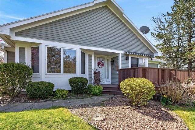 13 Running Brook Lane, Greece, NY 14626