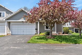 13 Running Brook Lane, Greece, NY 14626