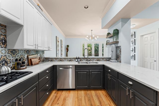 2201 Crocker Street, Houston, TX 77006
