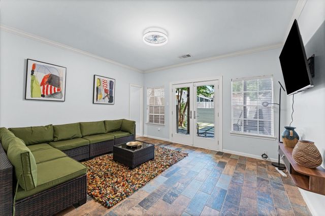 2201 Crocker Street, Houston, TX 77006