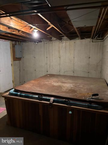 1513 RAINER RD, Brookhaven, PA 19015