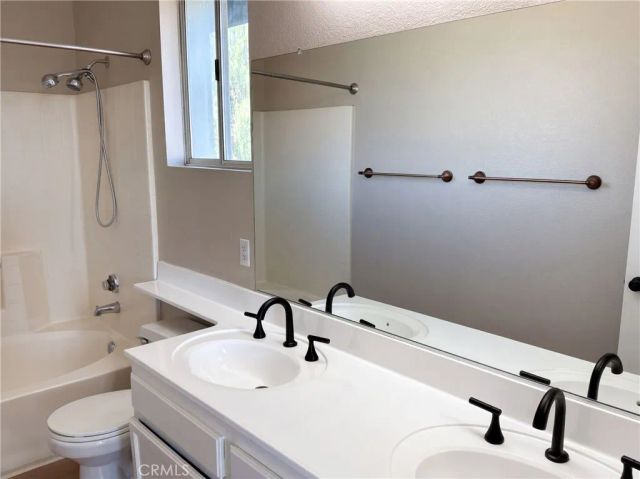 1796 W Carpenter, Rialto, CA 92377