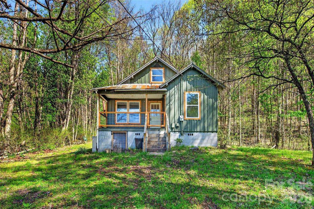488 Cad Campbell Road, Bakersville, NC 28705