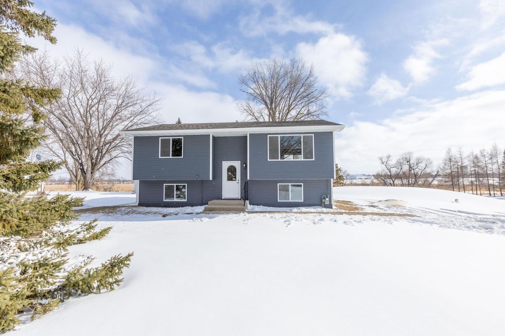5622 Jeffery Avenue SW, Howard Lake, MN 55349