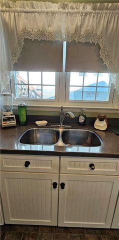 77 Scott Street, Middletown, NY 12455