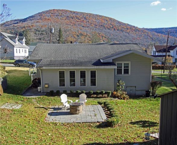 77 Scott Street, Middletown, NY 12455