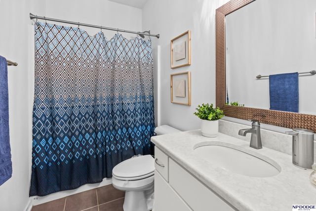 3018 N 185 Street, Omaha, NE 68022