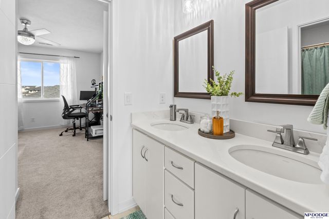 3018 N 185 Street, Omaha, NE 68022