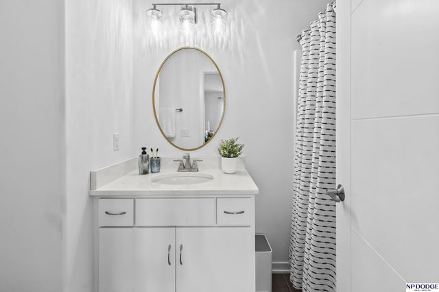 3018 N 185 Street, Omaha, NE 68022