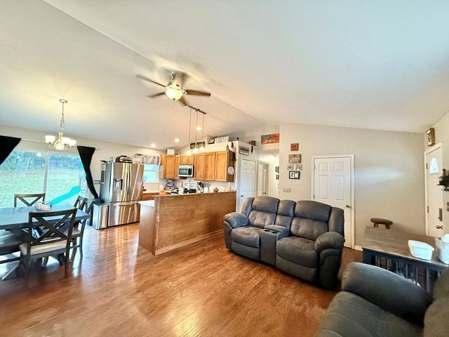 202 Glenridge Circle, Howard, OH 43028