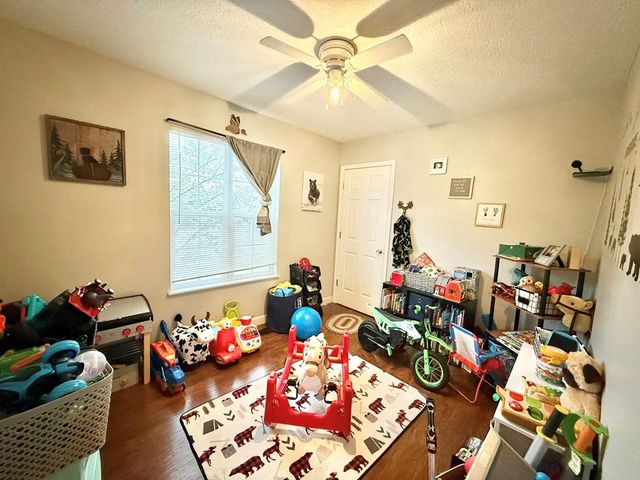 202 Glenridge Circle, Howard, OH 43028