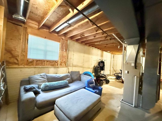 202 Glenridge Circle, Howard, OH 43028