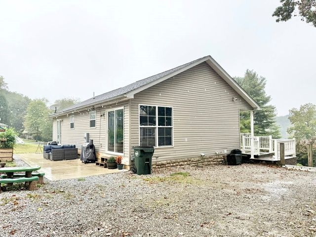 202 Glenridge Circle, Howard, OH 43028