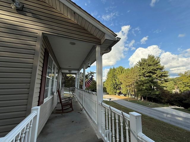 202 Glenridge Circle, Howard, OH 43028