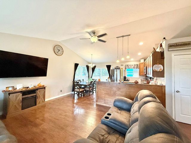 202 Glenridge Circle, Howard, OH 43028