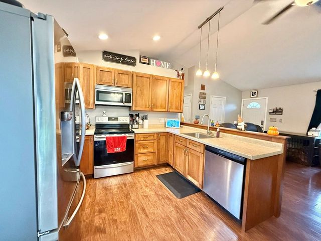 202 Glenridge Circle, Howard, OH 43028