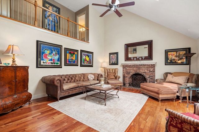 71 Sears Rd, Southborough, MA 01772