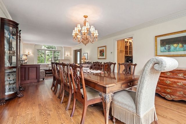 71 Sears Rd, Southborough, MA 01772