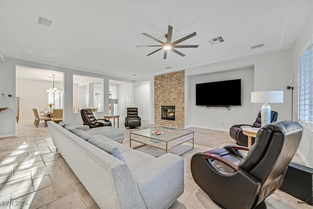 2738 Kingclaven Drive, Henderson, NV 89044