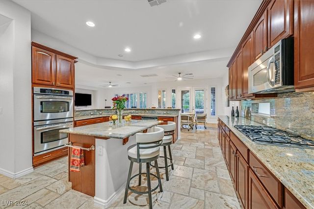 2738 Kingclaven Drive, Henderson, NV 89044