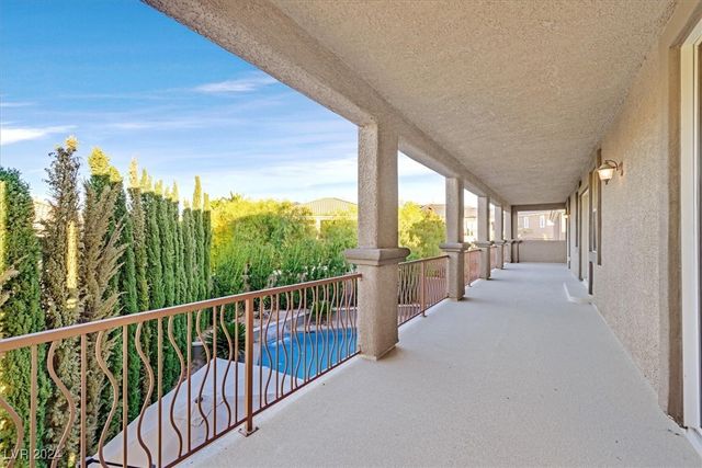 2738 Kingclaven Drive, Henderson, NV 89044